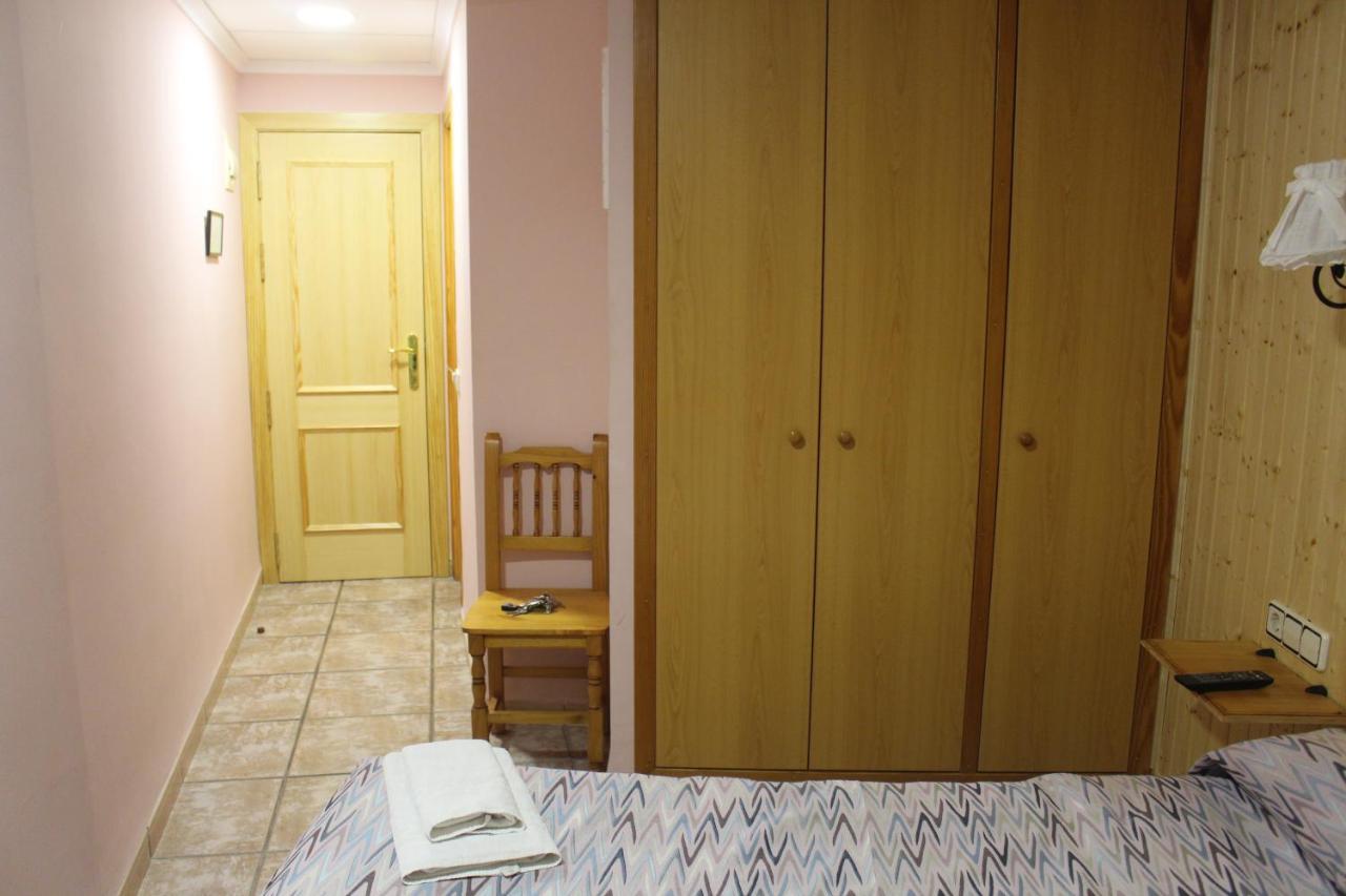 Albergue La Posá Villar del Arzobispo Exterior foto