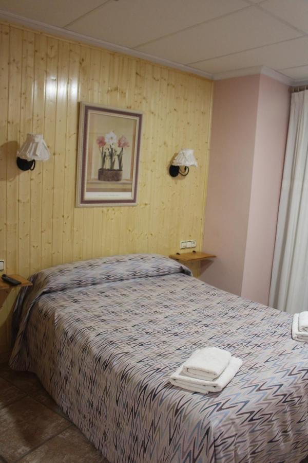 Albergue La Posá Villar del Arzobispo Exterior foto