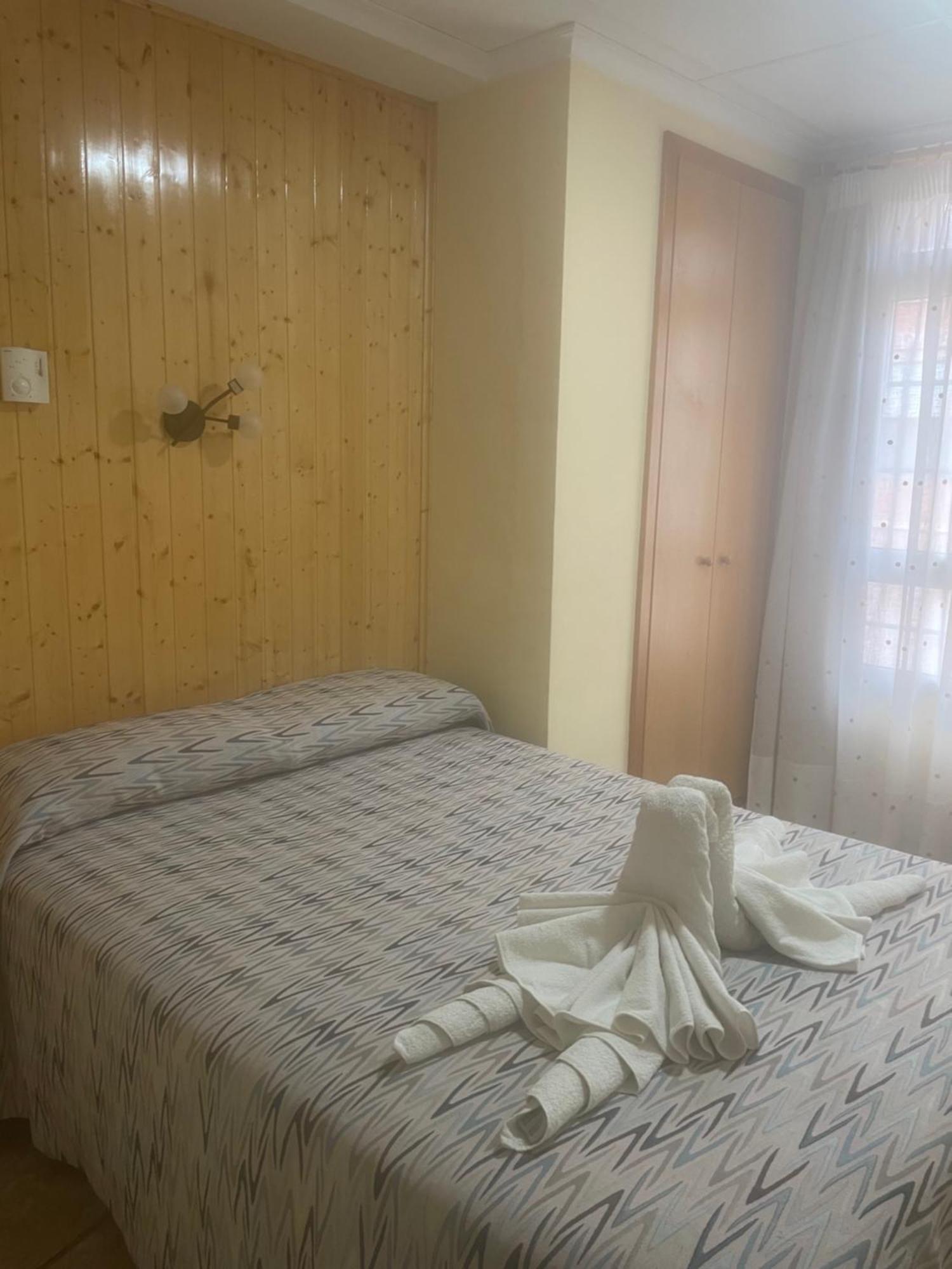 Albergue La Posá Villar del Arzobispo Exterior foto